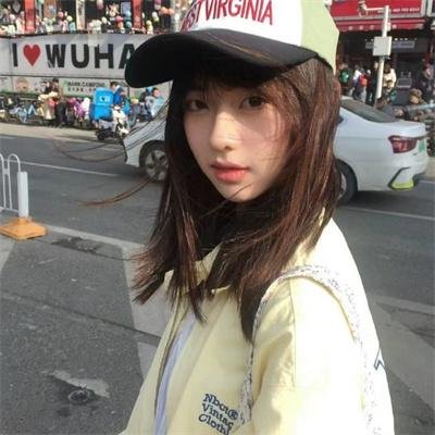 埃舍尔街的红色邮筒